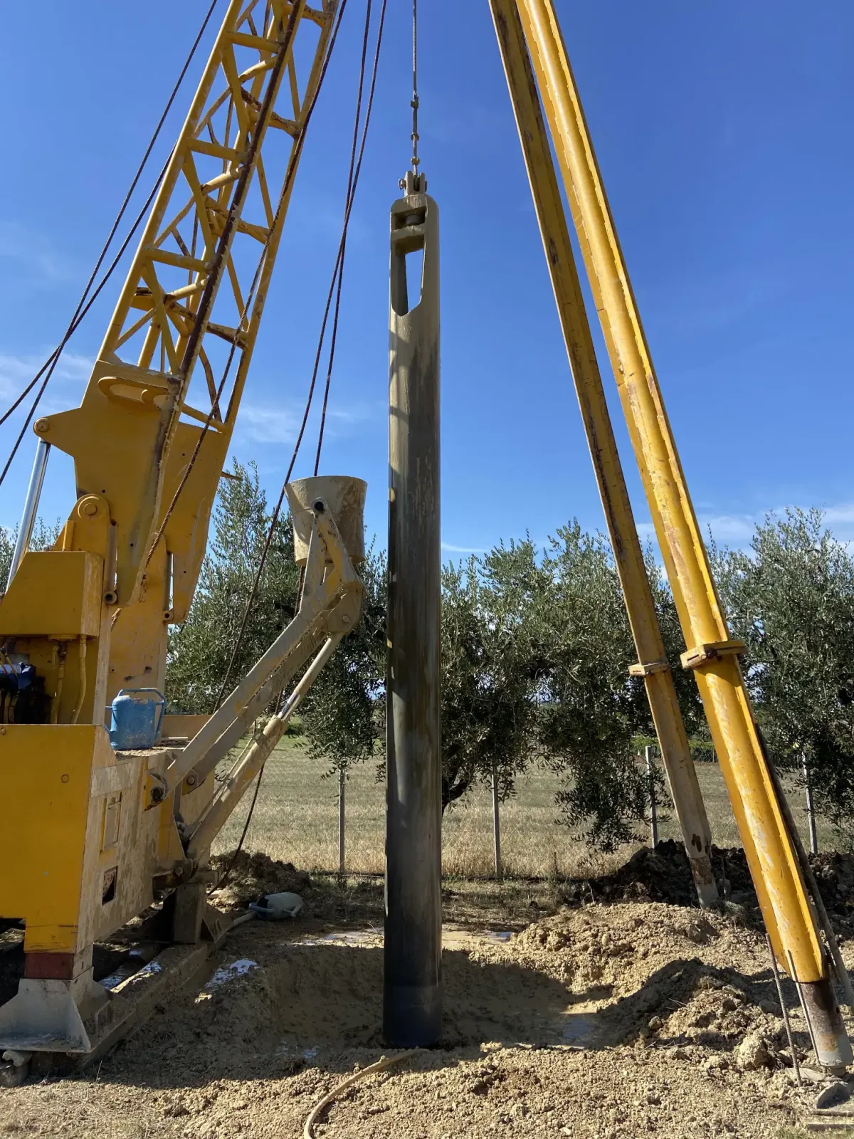 Perforazione terreno in corso