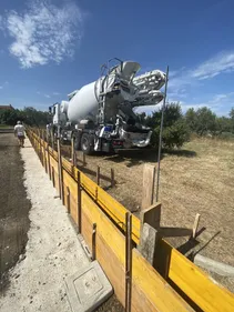 Preparazione traccia con struttura in legno