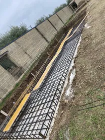 Armatura in ferro per base struttura cimitero