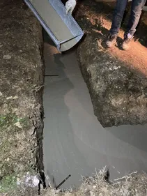 Dettaglio gettata di cemento per base struttura